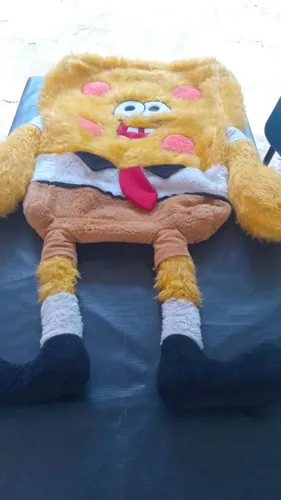 Pelúcia do Bob Esponja.