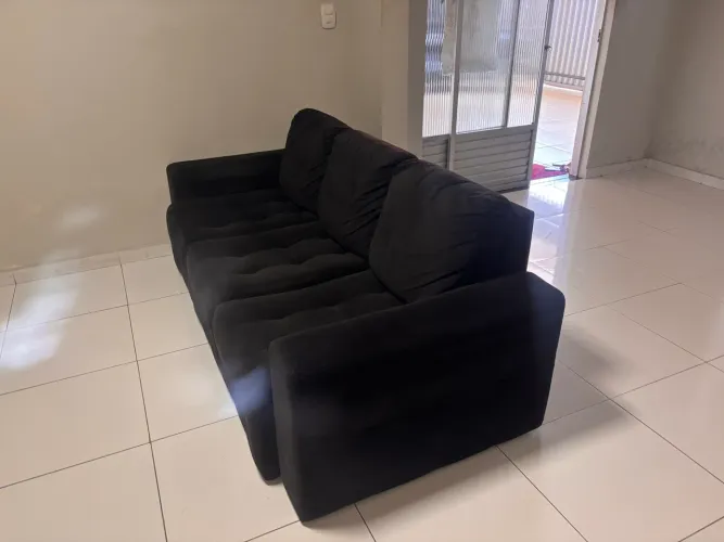 Vendo Sofá Retrátil Preto Veludo 2,25 x 0,90 m