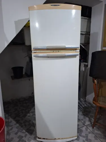 Geladeira Brastemp Frost Free BRM38B 380L Funcionando Perfeitamente