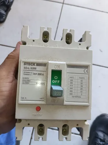 Disjuntor caixa moldada