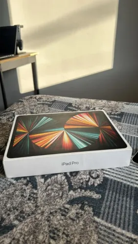 VENDO IPAD Pró 5 geração.128 gb 12.9 polegadas desbloqueado!!