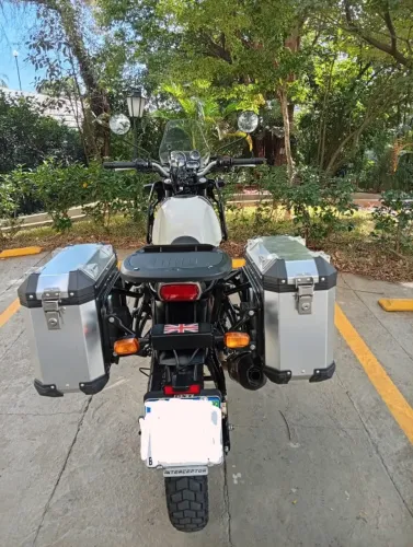 Vendo moto Himalaya 411cc, azul/branco com 2 baús originais laterais 