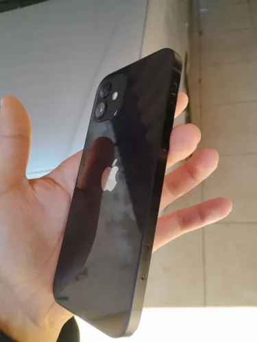 iPhone 12 64 gigas troquei a bateria recentemente 