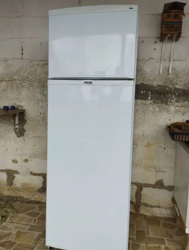 Geladeira DAKO REDK 37 