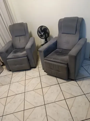 Cadeira do papai  são 2 cadeiras por  300 cada