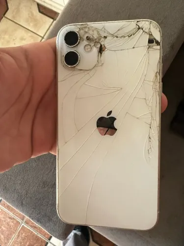 Vendo iPhone 11 usado
