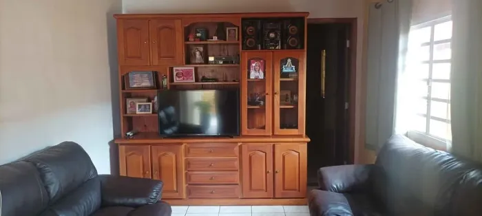 Estante cerejeira maciça 8 portas