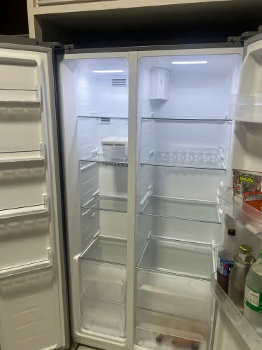 Vende-se está geladeira