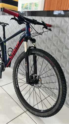 Bike Caloi Elite aro 29? tamanho 17?