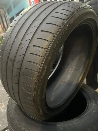Pneu 255/35/18 por 250$ original seminovo
