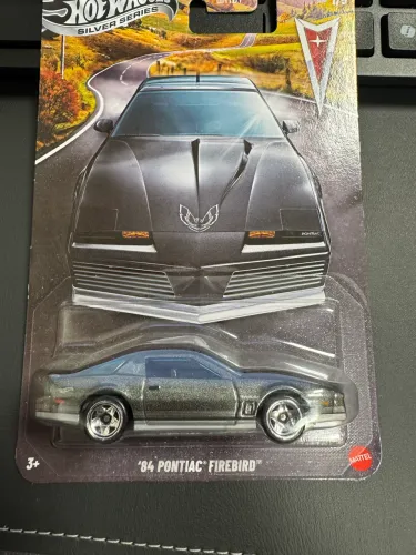Carrinho Hot Wheels Pontiac Firebird 84
