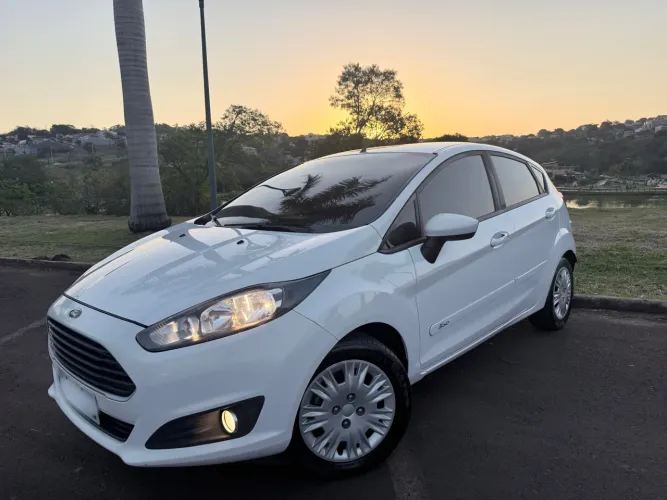 Ford Fiesta 1.5 16V Flex Mec. 5P 2015