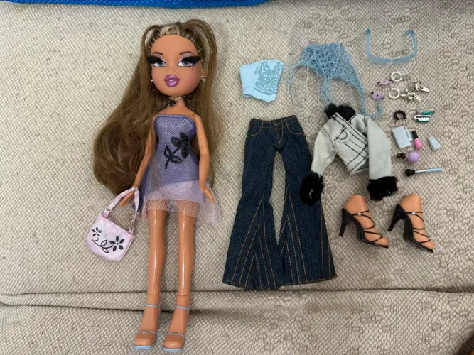 Bratz Boneca Fashion Girls Nite Out Edição de 21º Yasmin
