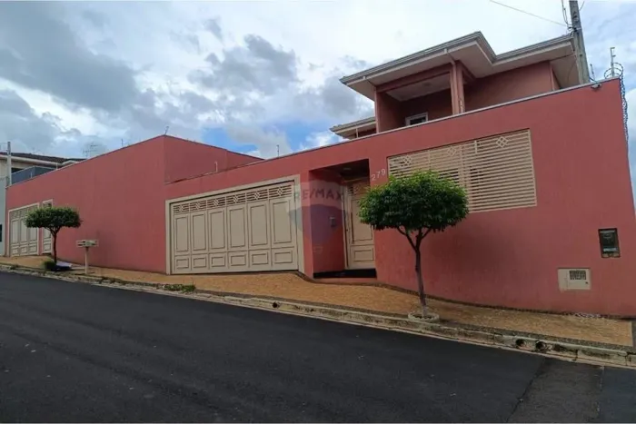 Excelente imóvel no Bairro Fortaleza em Lins-SP, por R$ 1.950.000,00