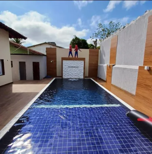 Casa com Piscina na Praia da Enseada-guaruja.