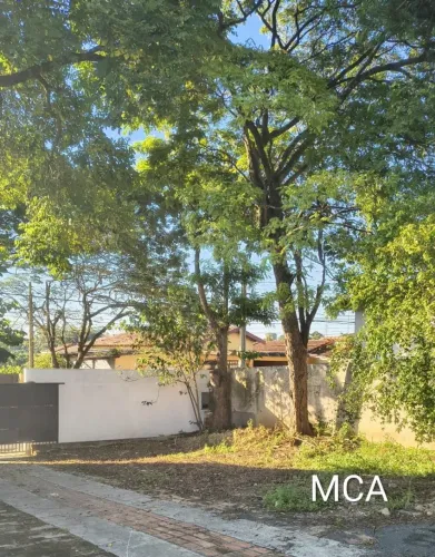 Terreno com casa, 777 metros próximo ao centro de Tietê S.P.