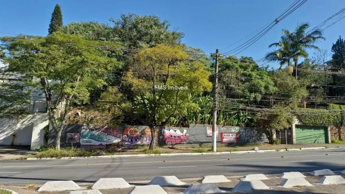 Terreno à venda em São Paulo-SP, Vila Andrade: 760m² de área para investimento!