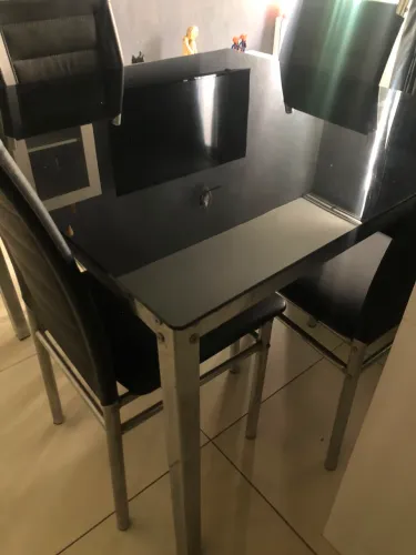 Mesa 4 cadeiras