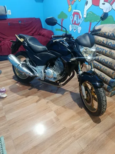 Vendo ou troco por XRE 300...2016 em diante dou volta