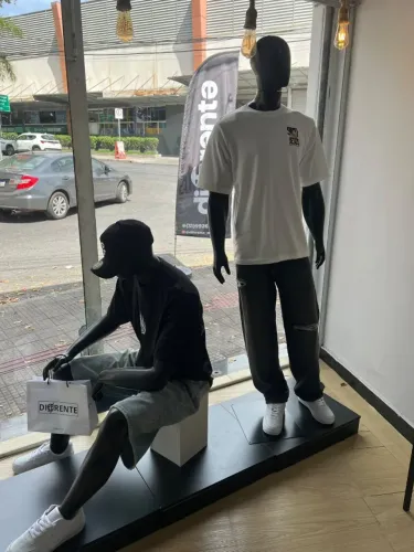 Manequins preto