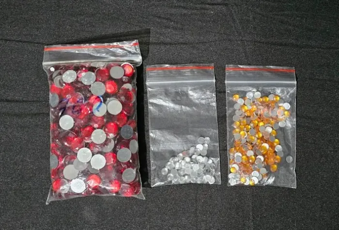 kit strass vermelho, laranja, prata