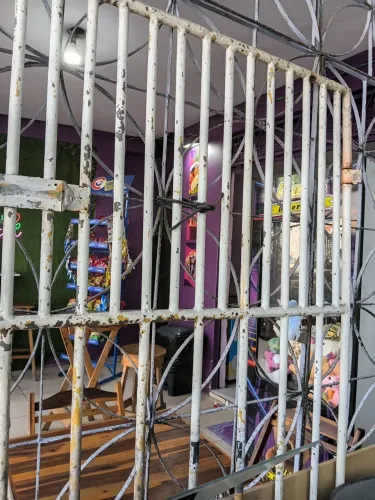 Portão de ferro 2 metros por 1.5 largura reforçado