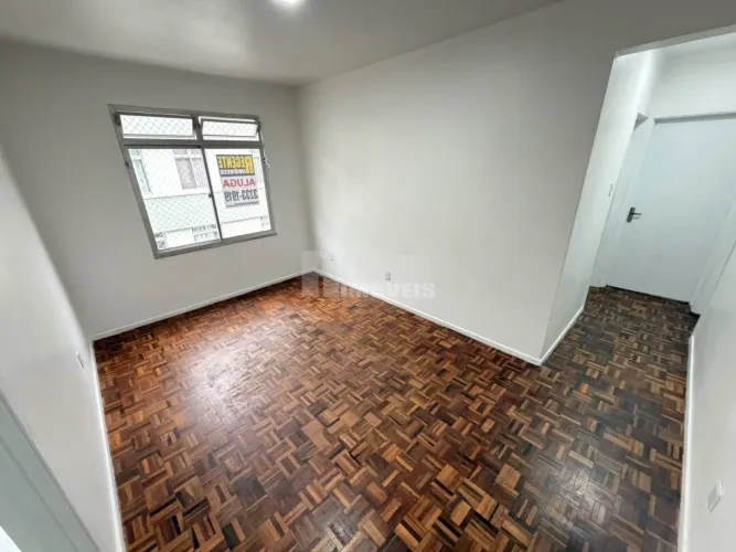 Ótimo apartamento de 2 dormitórios para locação no bairro Trindade!