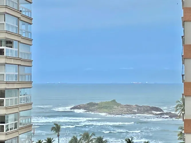 Apartamento beira-mar com vista Pitangueiras Guarujá