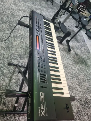 Teclado Roland XP-30
