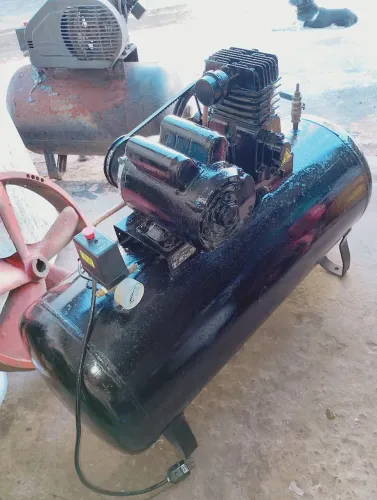 Compressor 10 pés 180 litros 1900