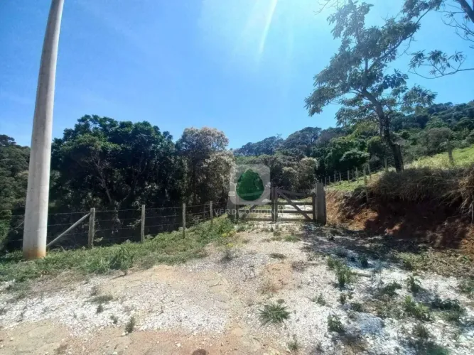 Sítio com Vista Maravilhosa, Nascente e Ribeirão, 92000 m² por R$ 3.000.000 - Luminosa - B