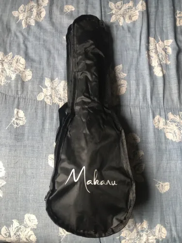 Vendo Ukulele Novo