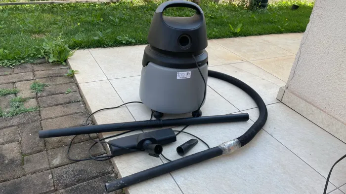 Vendo aspirador de pó e de água Eletrolux 