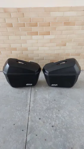 baú lateral Givi e22