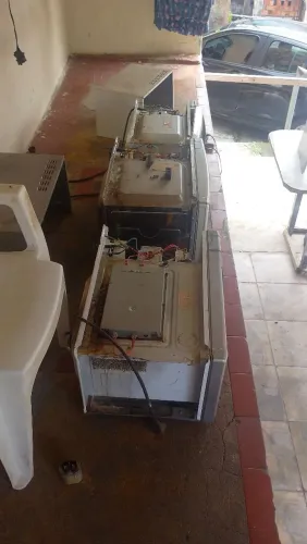 Conserto de microondas.