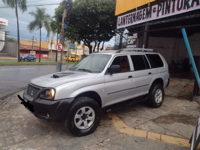 Mitsubishi Pajero Sport HPE 2.5 4X4 Diesel Mec. 2010
