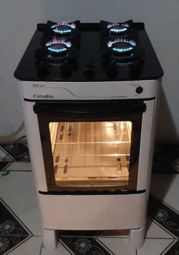 Ótimo fogão esmaltec 4 bocas mesa de vidro