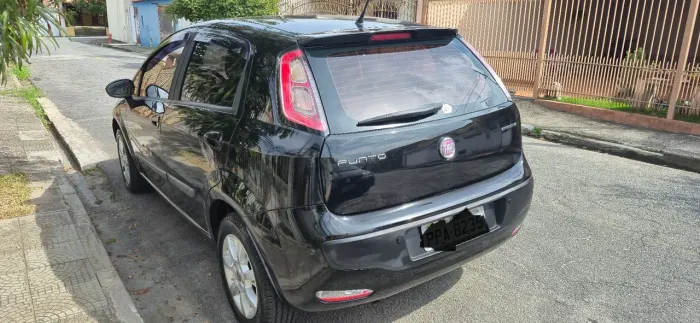 Fiat Punto Attractive 1.4 Fire Flex 8V 5P 2015