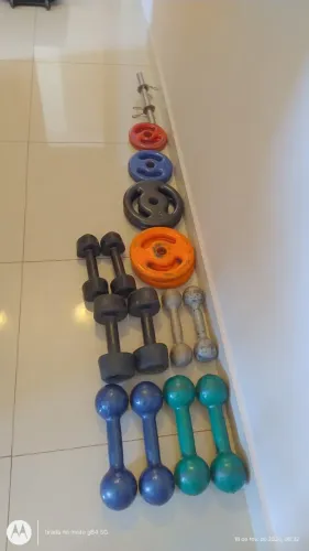 Material fitness (Halteres e anilhas)