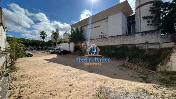 Belíssimo Terreno à venda, 612 m² por R$ 1.500.000,00 - Centro - Canindé/CE.