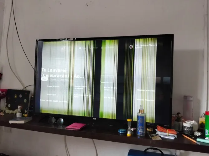 Tv 43 AOC c/ defeito