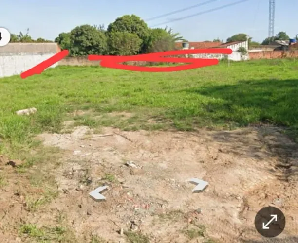Terreno plano com boa localização 