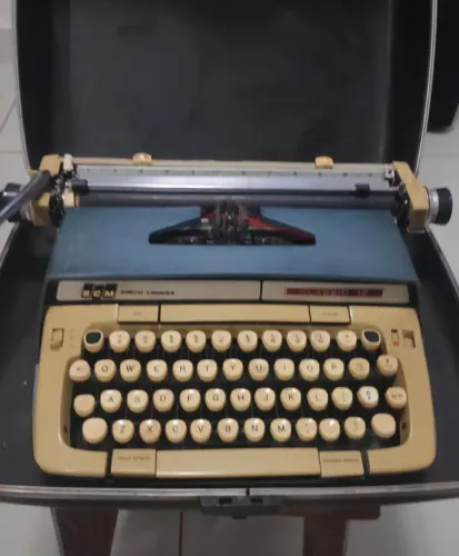máquina de escrever Smith Corona Classic 11 anos 70