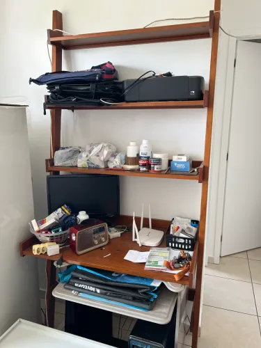 Estante/escrivaninha