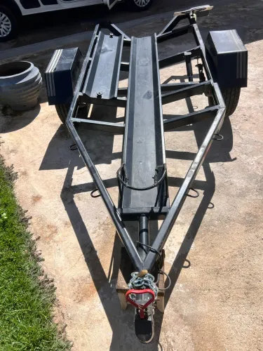 Carretinha para uma moto, modelo jetski