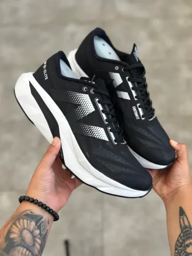 Tênis New Balance FuelCell Rebel v4 Importado Masculino Cor: Preto - Disponível 38 AO 43