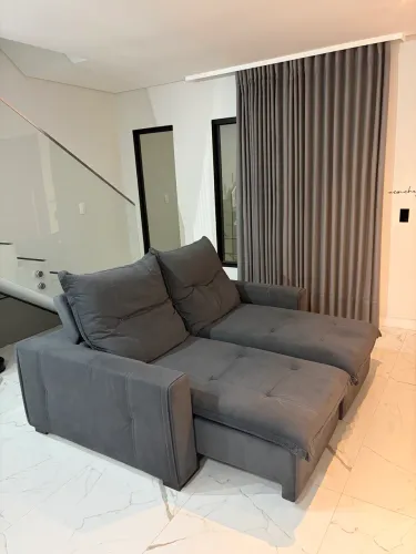 Sofá de 2 lugares retrátil e reclinável 