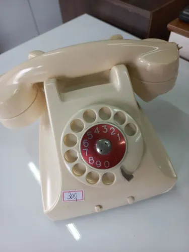 Telefones antigos pra decoração