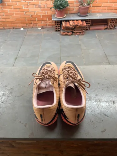 Chuteira Nike 39
