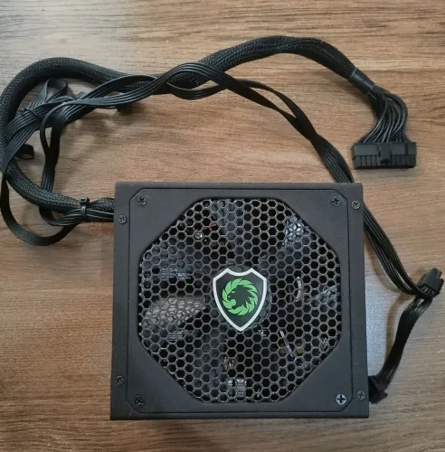Fonte GameMax GM600 - 600W 80 Plus Bronze (Semi-Modulada)